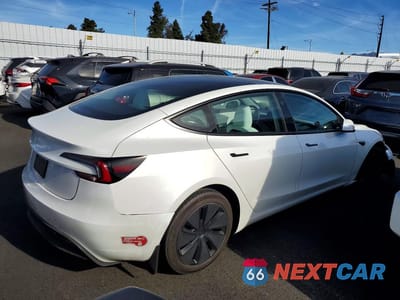 Trzecie zdjęcie samochodu z tyłu: 2024 TESLA MODEL 3 VIN:5YJ3E1EA2RF828801 - miniatura