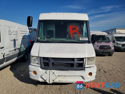 Piąte zdjęcie samochodu w środku: 2012 ISUZU NPR VIN:JALB4T173C7W00726 - miniatura