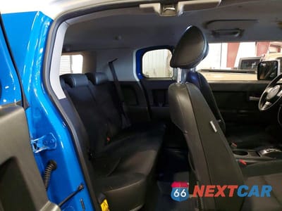 Zdjęcie 11 z 13 samochodu: 2007 TOYOTA FJ CRUISER BASE VIN:JTEBU11F270011657 - miniatura