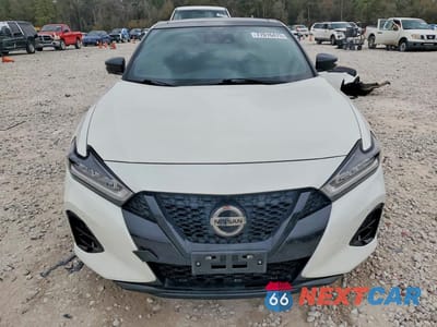 Piąte zdjęcie samochodu w środku: 2021 NISSAN MAXIMA 3.5 SR VIN:1N4AA6EV4MC515392 - miniatura