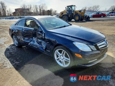 Czwarte zdjęcie samochodu z boku: 2012 MERCEDES-BENZ E 350 VIN:WDDKJ5KB6CF162336 - miniatura