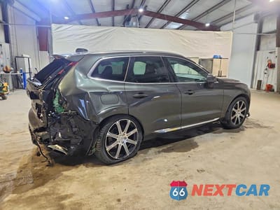 Trzecie zdjęcie samochodu z tyłu: 2021 VOLVO XC60 T5 INSCRIPTION VIN:YV4102RL3M1774494 - miniatura