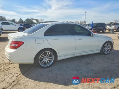 Trzecie zdjęcie samochodu z tyłu: 2012 MERCEDES-BENZ C 250 VIN:WDDGF4HB4CR239681 - miniatura