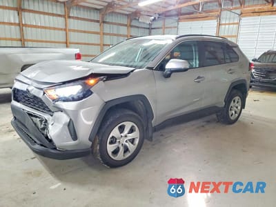 2021 TOYOTA RAV4 LE 2T3G1RFV0MW215317 - główne zdjęcie licytacji z USA - miniatura