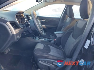 Zdjęcie 7 z 13 samochodu: 2017 JEEP CHEROKEE SPORT VIN:1C4PJMAS5HD218152 - miniatura