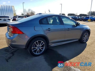Trzecie zdjęcie samochodu z tyłu: 2016 VOLVO S60 CROSS COUNTRY T5 VIN:YV4612UM1G2000732 - miniatura