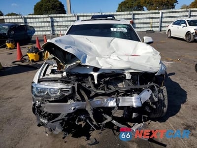 Piąte zdjęcie samochodu w środku: 2018 BMW 330 I VIN:WBA8B9G55JNU96384 - miniatura