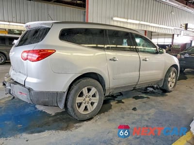Trzecie zdjęcie samochodu z tyłu: 2011 CHEVROLET TRAVERSE LT VIN:1GNKRGED4BJ192174 - miniatura