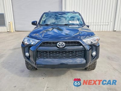 Piąte zdjęcie samochodu w środku: 2019 TOYOTA 4RUNNER VIN:JTEBU5JR5K5641332 - miniatura