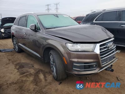 Czwarte zdjęcie samochodu z boku: 2017 AUDI Q7 PRESTIGE VIN:WA1VAAF7XHD043451 - miniatura