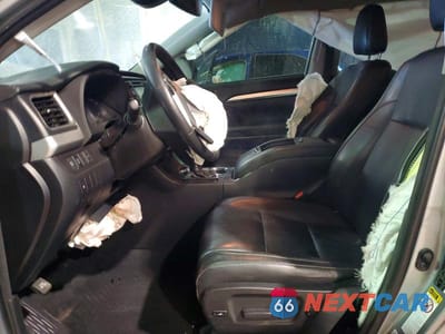 Zdjęcie 7 z 12 samochodu: 2018 TOYOTA HIGHLANDER XLE VIN:5TDJZRFH7JS914868 - miniatura