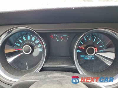 Zdjęcie 9 z 12 samochodu: 2014 FORD MUSTANG VIN:1ZVBP8AM3E5258864 - miniatura