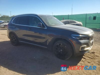 Czwarte zdjęcie samochodu z boku: 2021 BMW X5 XDRIVE40I VIN:5UXCR6C08M9F08835 - miniatura