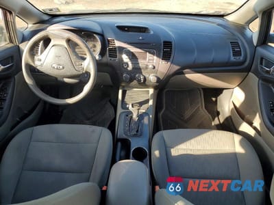 Zdjęcie 8 z 11 samochodu: 2016 KIA FORTE LX VIN:KNAFK4A67G5501380 - miniatura