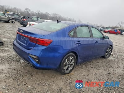 Trzecie zdjęcie samochodu z tyłu: 2021 KIA FORTE FE VIN:3KPF24AD4ME360494 - miniatura