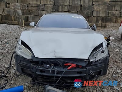 Piąte zdjęcie samochodu w środku: 2014 TESLA MODEL S VIN:5YJSA1H16EFP54943 - miniatura