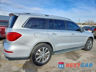 Trzecie zdjęcie samochodu z tyłu: 2016 MERCEDES-BENZ GL 450 4MATIC VIN:4JGDF6EE7GA668210 - miniatura