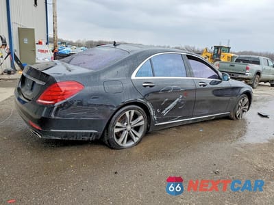Trzecie zdjęcie samochodu z tyłu: 2015 MERCEDES-BENZ S 550 VIN:WDDUG8CB5FA164300 - miniatura