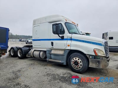 2014 FREIGHTLINER CASCADIA SEMI TRUCK 1FUJGLD5XELFU0173 - główne zdjęcie licytacji z USA - miniatura