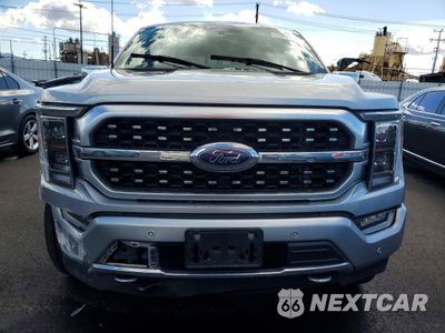 Piąte zdjęcie samochodu w środku: 2023 FORD F150 SUPERCREW VIN:1FTFW1E8XPFA91640 - miniatura