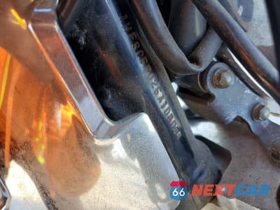Zdjęcie 8 z 8 samochodu: 2005 HONDA VTX1300 C VIN:1HFSC55025A104034 - miniatura