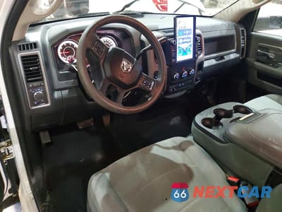 Zdjęcie 8 z 11 samochodu: 2016 RAM 2500 ST VIN:3C6MR5AJ0GG125895 - miniatura