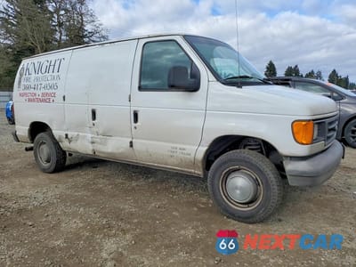 Czwarte zdjęcie samochodu z boku: 2004 FORD E250 UTILITY / SERVICE VAN VIN:1FTNE24L44HB55598 - miniatura