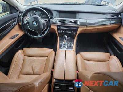 Zdjęcie 8 z 11 samochodu: 2012 BMW 740 I VIN:WBAKA4C54CC613467 - miniatura
