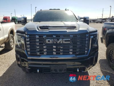 Piąte zdjęcie samochodu w środku: 2024 GMC SIERRA K2500 DENALI VIN:1GT49XEY7RF211933 - miniatura