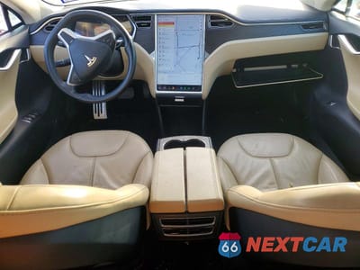 Zdjęcie 8 z 11 samochodu: 2013 TESLA MODEL S VIN:5YJSA1CG4DFP20090 - miniatura