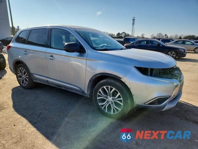 Czwarte zdjęcie samochodu z boku: 2018 MITSUBISHI OUTLANDER SE VIN:JA4AZ3A3XJZ071394 - miniatura
