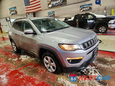 Czwarte zdjęcie samochodu z boku: 2018 JEEP COMPASS LATITUDE VIN:3C4NJDBB8JT403611 - miniatura