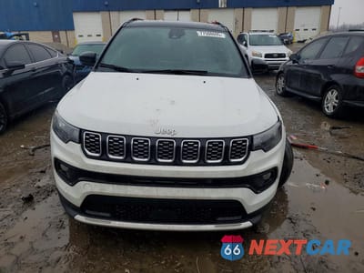 Piąte zdjęcie samochodu w środku: 2025 JEEP COMPASS LIMITED VIN:3C4NJDCN3ST502587 - miniatura