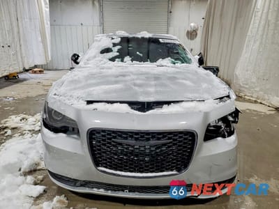 Piąte zdjęcie samochodu w środku: 2022 CHRYSLER 300 TOURING VIN:2C3CCAAG3NH245503 - miniatura