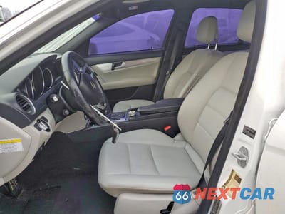Zdjęcie 7 z 12 samochodu: 2013 MERCEDES-BENZ C 250 VIN:WDDGF4HBXDR245518 - miniatura