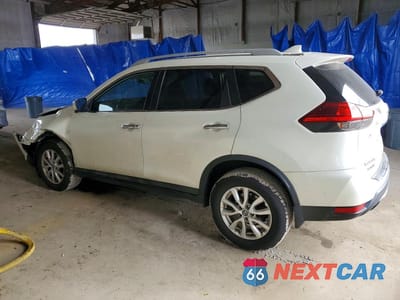 Drugie zdjęcie samochodu z przodu: 2017 NISSAN ROGUE SV VIN:5N1AT2MV2HC860971 - miniatura