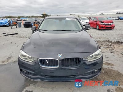 Piąte zdjęcie samochodu w środku: 2018 BMW 320 XI VIN:WBA8A3C5XJA488293 - miniatura