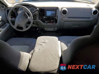Zdjęcie 8 z 12 samochodu: 2006 FORD EXPEDITION XLS VIN:1FMPU14556LA18138 - miniatura
