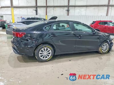Trzecie zdjęcie samochodu z tyłu: 2024 KIA FORTE LX VIN:3KPF24AD0RE829975 - miniatura