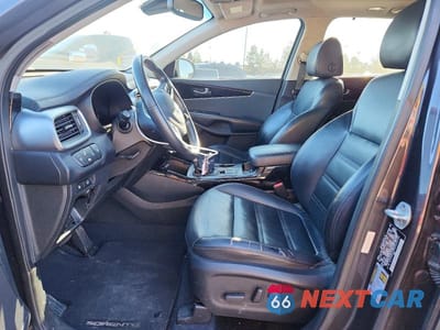 Zdjęcie 7 z 12 samochodu: 2019 KIA SORENTO EX V6 VIN:5XYPH4A55KG556195 - miniatura