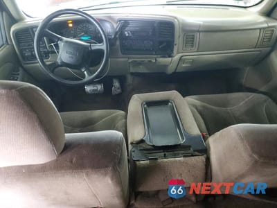 Zdjęcie 8 z 14 samochodu: 2002 GMC YUKON XL C1500 VIN:1GKEC16Z82J107601 - miniatura