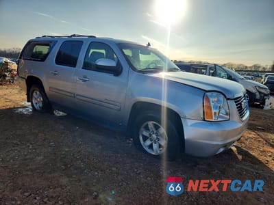 Czwarte zdjęcie samochodu z boku: 2013 GMC YUKON XL C1500 SLT VIN:1GKS1KE0XDR162119 - miniatura