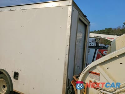 Zdjęcie 6 z 13 samochodu: 2021 FORD E350 CUTAWAY CARGO 7.3L VIN:1FDWE3FK4MDC41348 - miniatura
