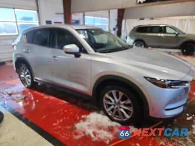 Czwarte zdjęcie samochodu z boku: 2019 MAZDA CX-5 GRAND TOURING VIN:JM3KFBDM8K0557944 - miniatura