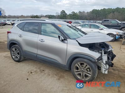 Czwarte zdjęcie samochodu z boku: 2022 KIA SELTOS S VIN:KNDEU2AA1N7288526 - miniatura
