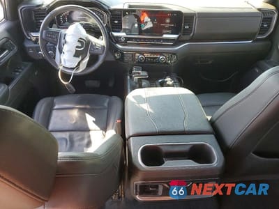 Zdjęcie 8 z 12 samochodu: 2024 GMC SIERRA C1500 SLT VIN:1GTPHDED9RZ343070 - miniatura