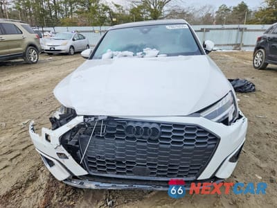Piąte zdjęcie samochodu w środku: 2023 AUDI A3 PREMIUM VIN:WAUGUDGY1PA050929 - miniatura