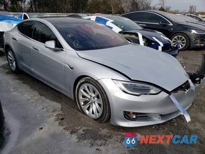 Czwarte zdjęcie samochodu z boku: 2016 TESLA MODEL S VIN:5YJSA1E29GF174179 - miniatura
