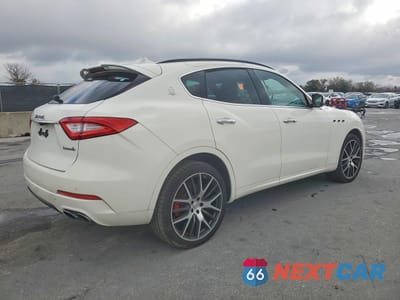 Trzecie zdjęcie samochodu z tyłu: 2017 MASERATI LEVANTE SPORT VIN:ZN661XUS2HX250658 - miniatura