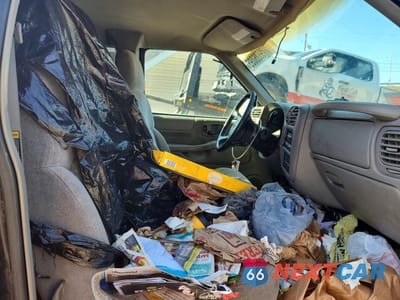 Zdjęcie 10 z 12 samochodu: 2000 CHEVROLET S TRUCK S10 VIN:1GCCT19W0Y8118922 - miniatura